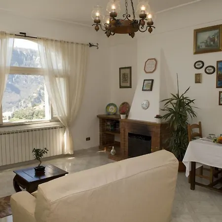 לינה וארוחת בוקר Mamma Rosa פוזיטנו